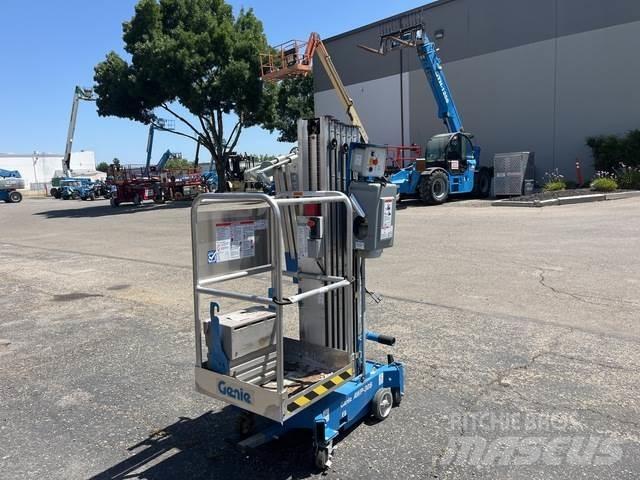 Genie AWP-30S Plataformas de Mastro Vertical