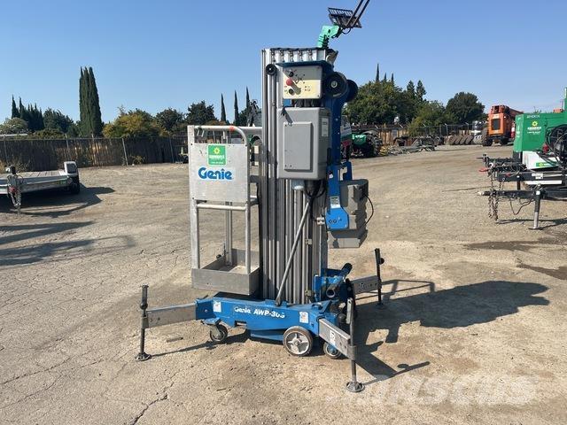 Genie AWP-30S Plataformas de Mastro Vertical