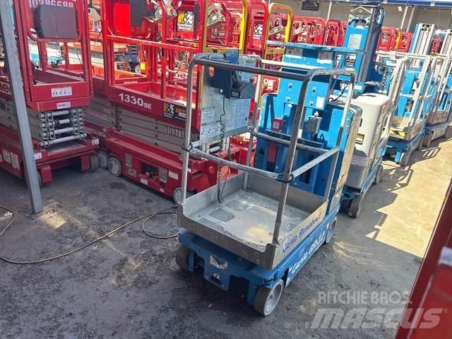 Genie GR-12 Plataformas de Mastro Vertical