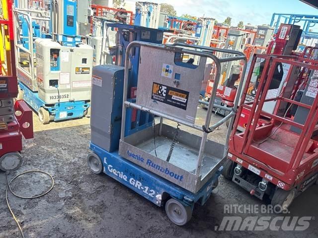 Genie GR-12 Plataformas de Mastro Vertical