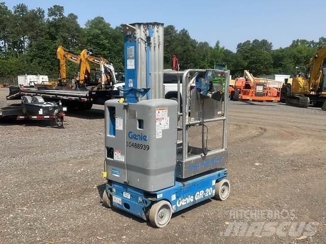 Genie GR-20 Plataformas de Mastro Vertical