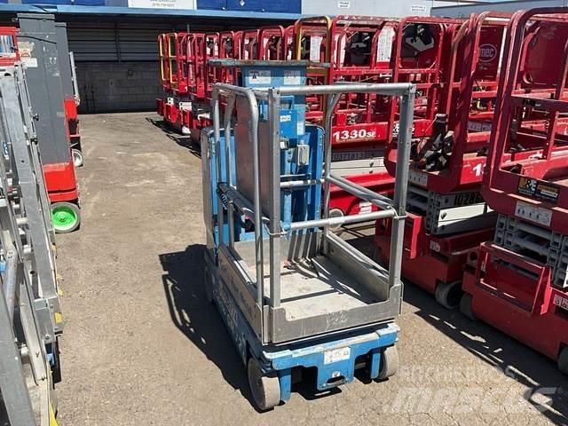 Genie GR12 Plataformas de Mastro Vertical