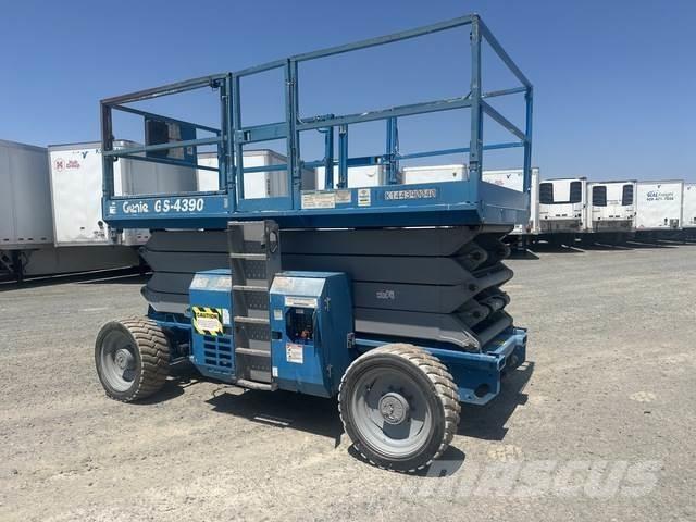 Genie GS-4390 Elevadores de tesoura