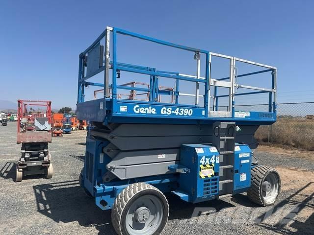 Genie GS-4390 Elevadores de tesoura