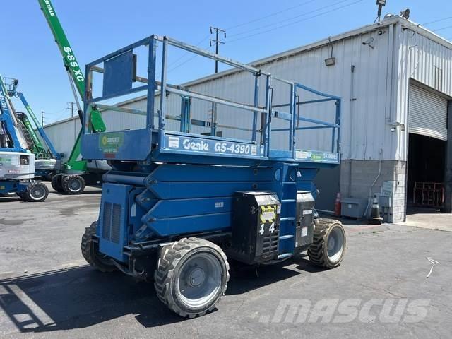 Genie GS-4390 Elevadores de tesoura