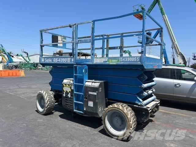Genie GS-4390 Elevadores de tesoura
