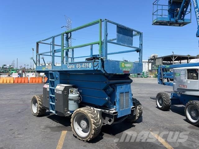 Genie GS-4390 Elevadores de tesoura