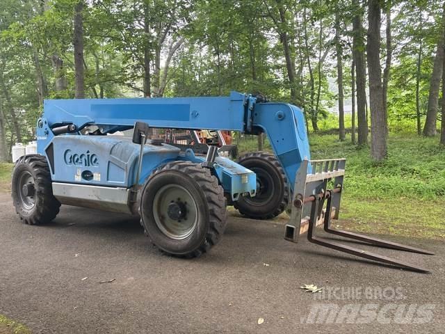 Genie GTH-844 Manipulador telescópico