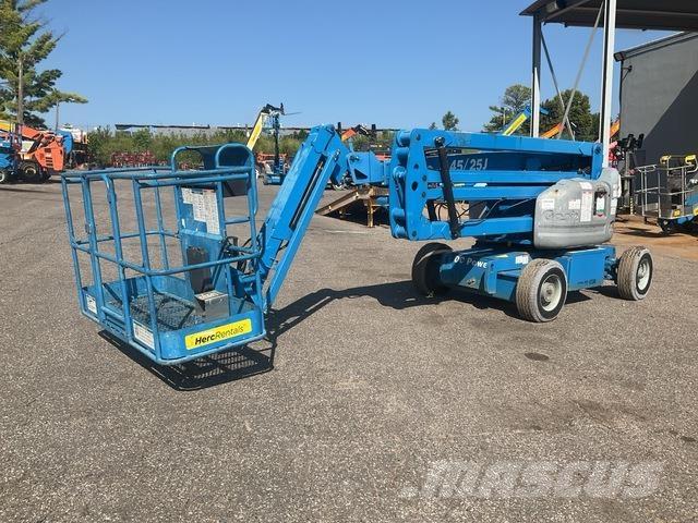 Genie Z-45/25J Elevadores braços articulados