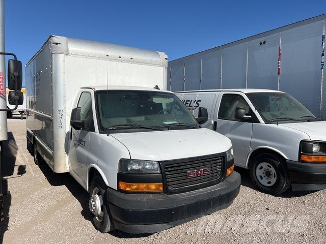 GMC G33903 Caminhões de caixa fechada