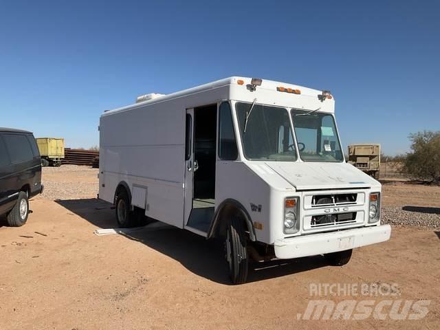GMC P3500 Carrinhas de caixa fechada