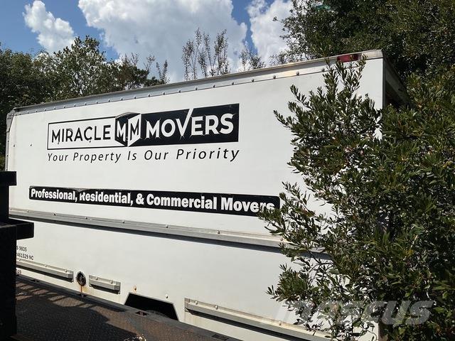 GMC Savana Caminhões de caixa fechada