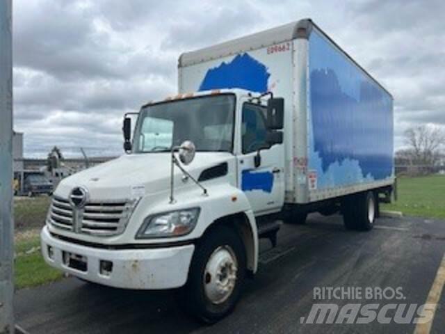 Hino  Caminhões de caixa fechada
