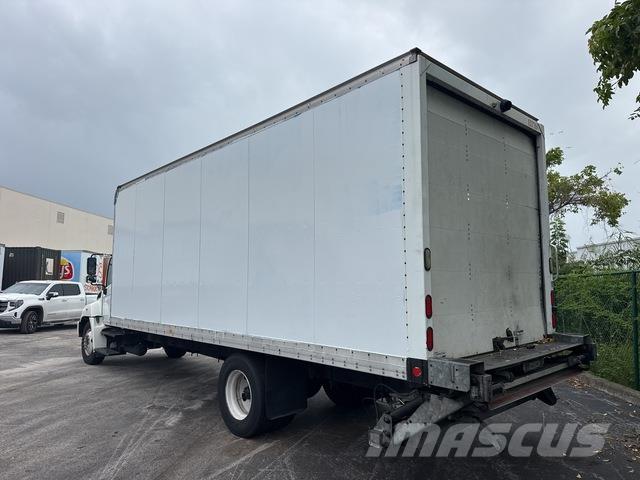 Hino  Caminhões de caixa fechada