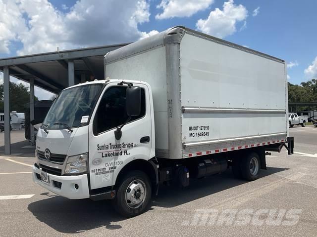 Hino 155 Caminhões de caixa fechada