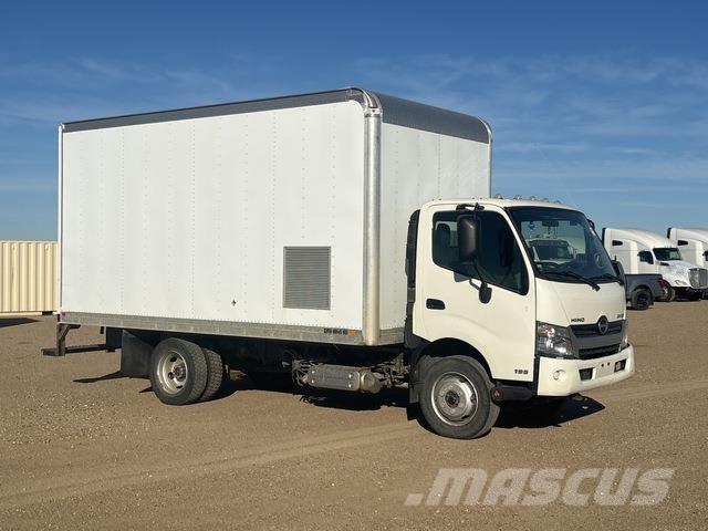 Hino 195 Caminhões de caixa fechada