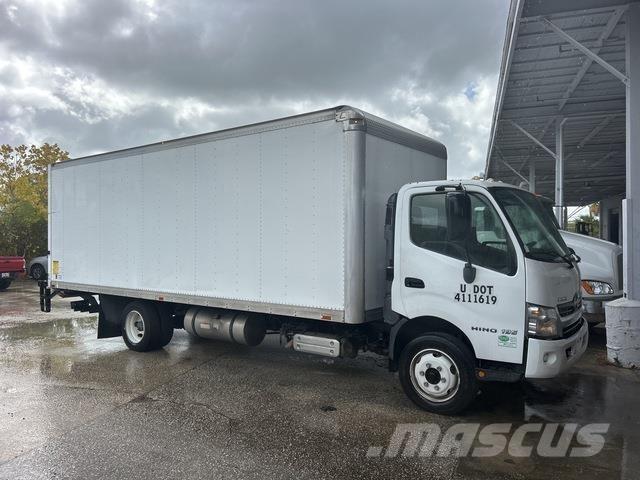 Hino 195 Caminhões de caixa fechada