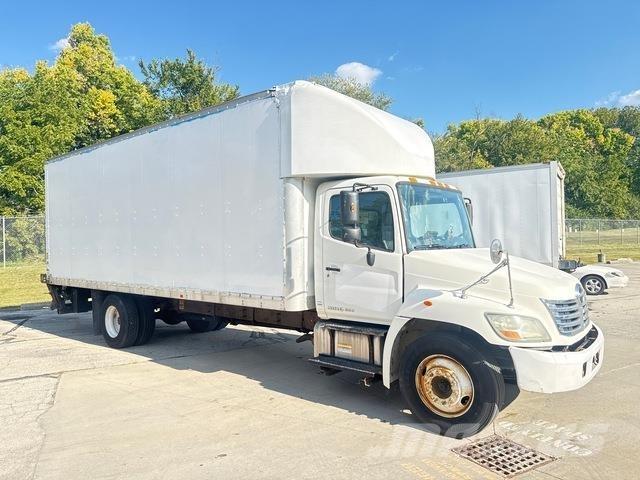 Hino 238 Caminhões de caixa fechada