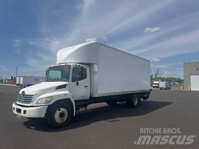 Hino 258 Caminhões de caixa fechada