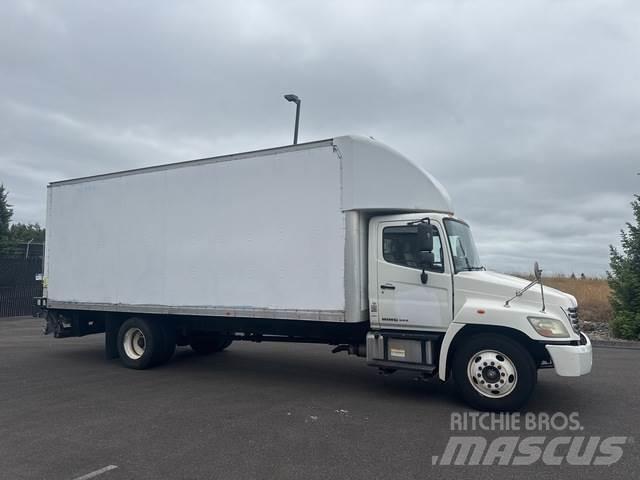 Hino 258 Caminhões de caixa fechada