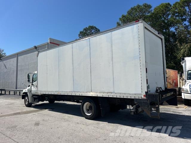 Hino 258 Caminhões de caixa fechada