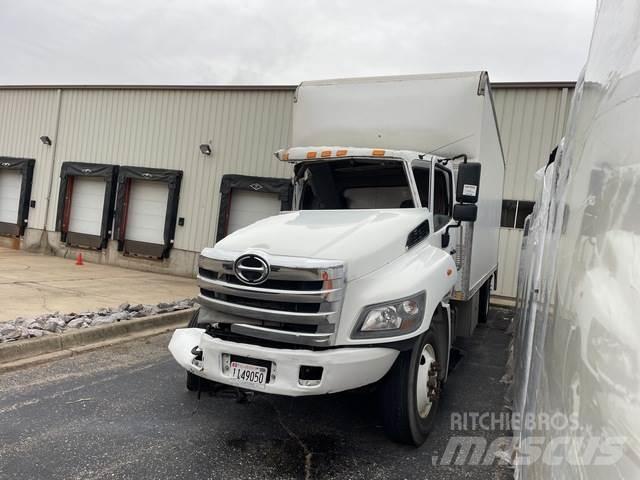 Hino 268 Caminhões de caixa fechada