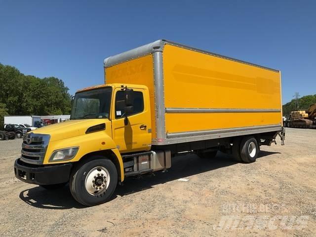 Hino 268 Caminhões de caixa fechada