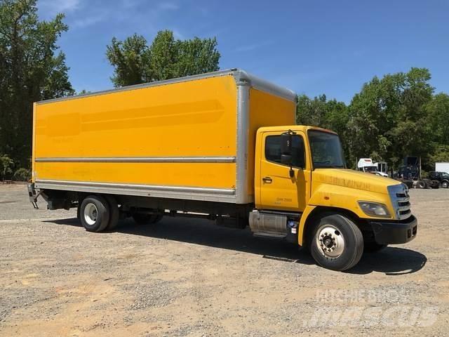 Hino 268 Caminhões de caixa fechada