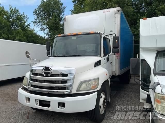 Hino 268 Caminhões de caixa fechada