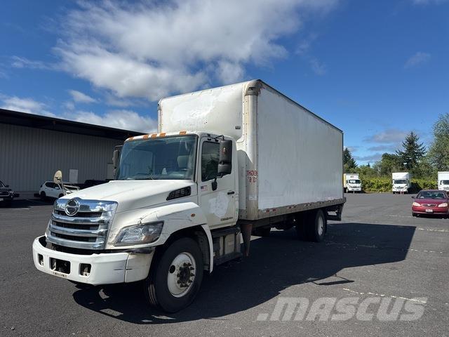 Hino 268 Caminhões de caixa fechada