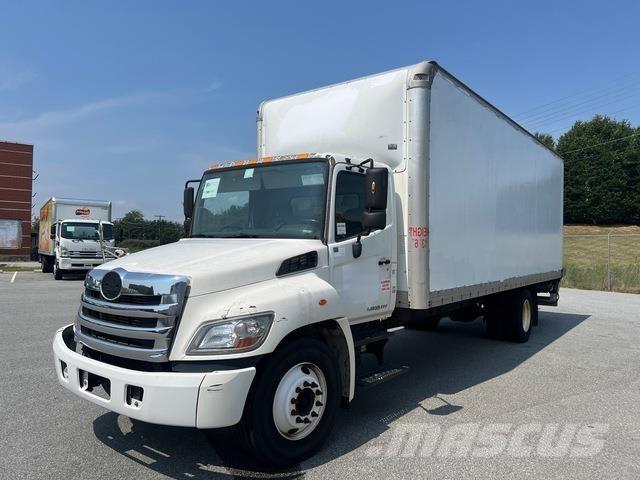 Hino 268 Caminhões de caixa fechada