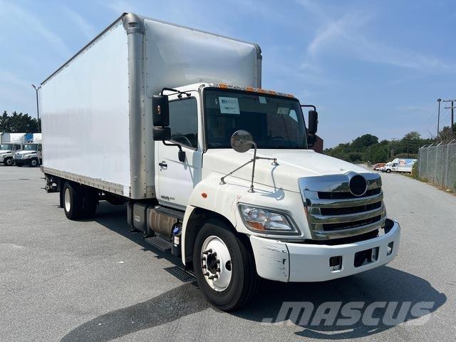 Hino 268 Caminhões de caixa fechada