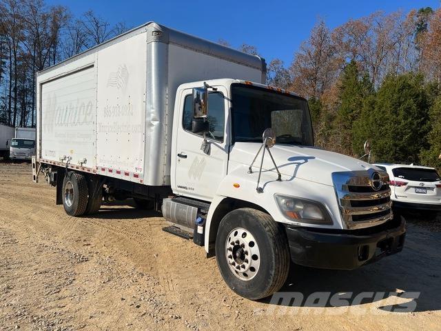 Hino 268 Caminhões de caixa fechada