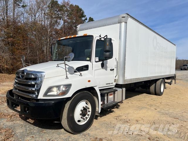 Hino 269 Caminhões de caixa fechada