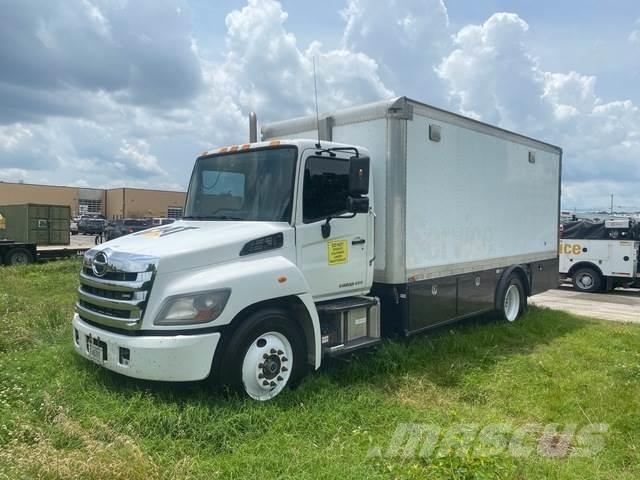 Hino 338 Camiões-cisterna