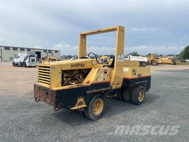 Hyster 530A Cilindros Compactadores de pneus