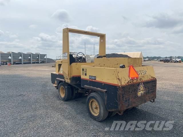 Hyster 530A Cilindros Compactadores de pneus