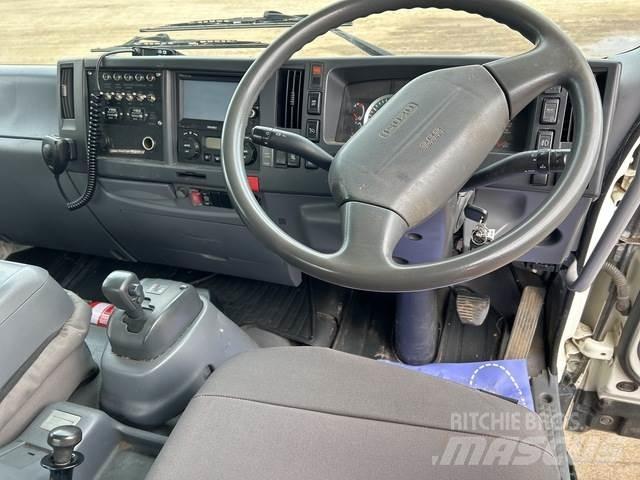 Isuzu FRR600 Plataformas aéreas montadas em camião