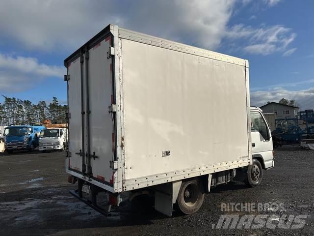 Isuzu NKR300s Construção - Outros
