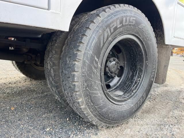 Isuzu NPR 200 Construção - Outros
