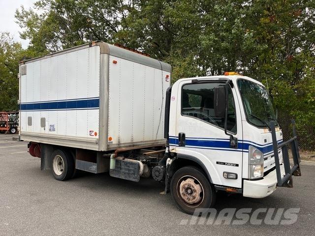 Isuzu NQR Caminhões de caixa fechada