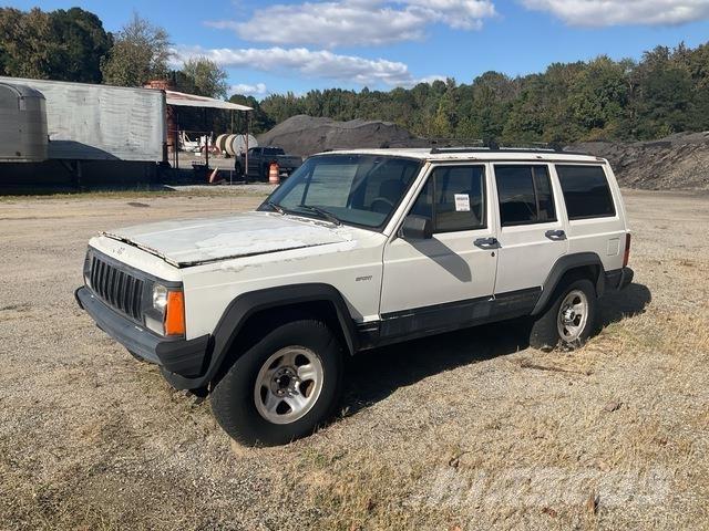 Jeep Cherokee Automóvel