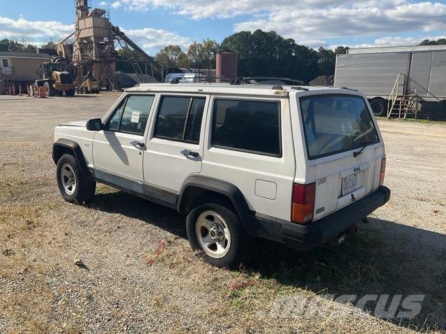 Jeep Cherokee Automóvel