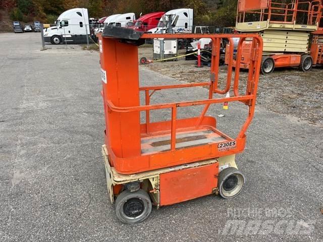 JLG 1230ES Plataformas de Mastro Vertical