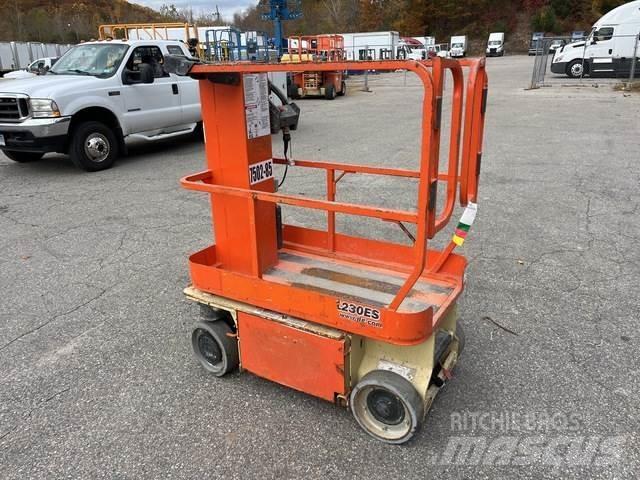 JLG 1230ES Plataformas de Mastro Vertical