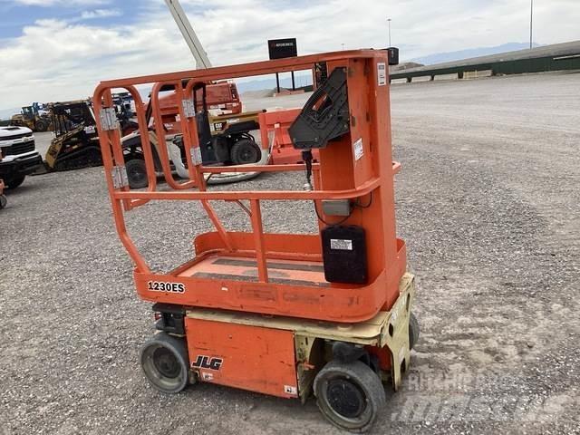 JLG 1230ES Plataformas de Mastro Vertical