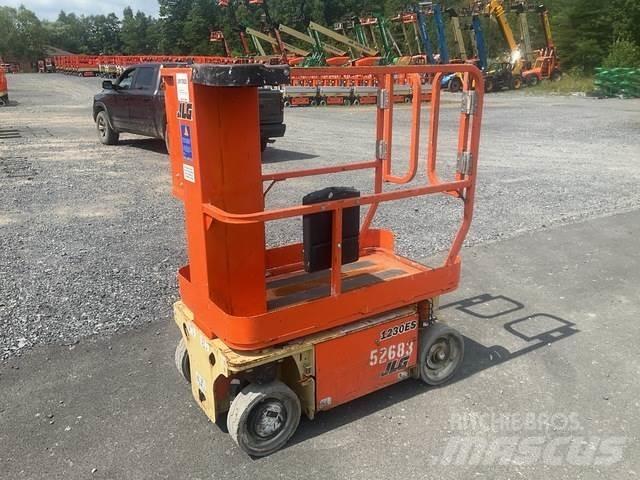 JLG 1230ES Plataformas de Mastro Vertical