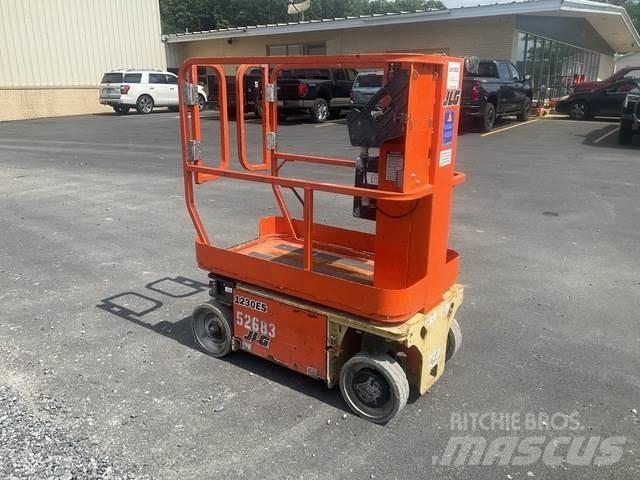JLG 1230ES Plataformas de Mastro Vertical