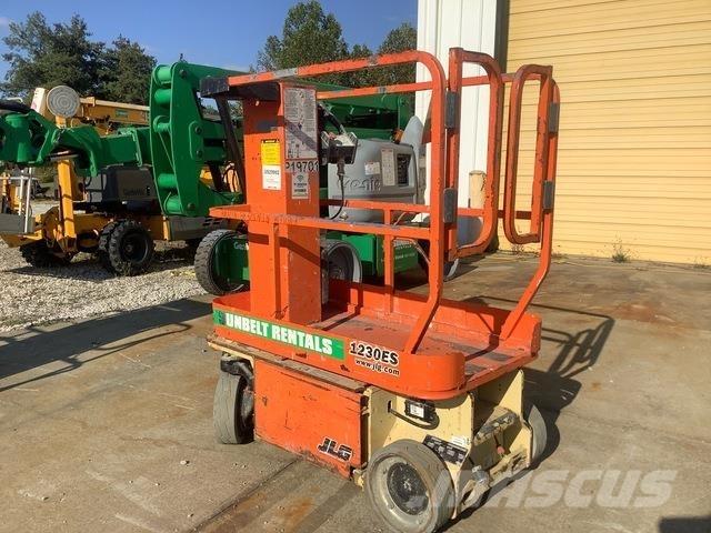 JLG 1230ES Plataformas de Mastro Vertical