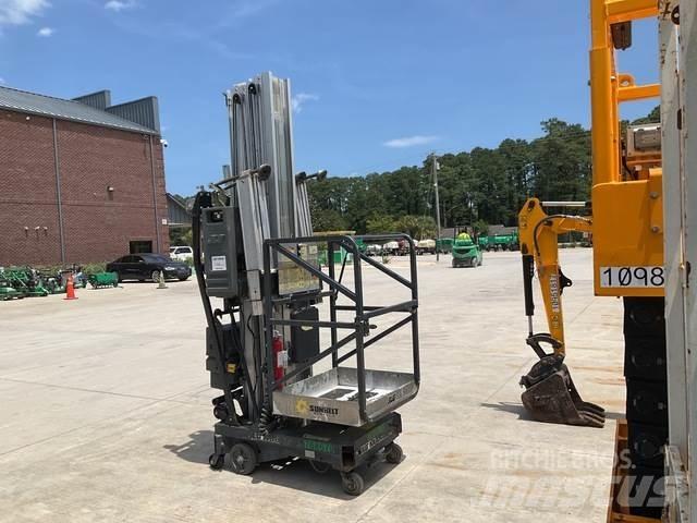 JLG 36AM DC Plataformas de Mastro Vertical
